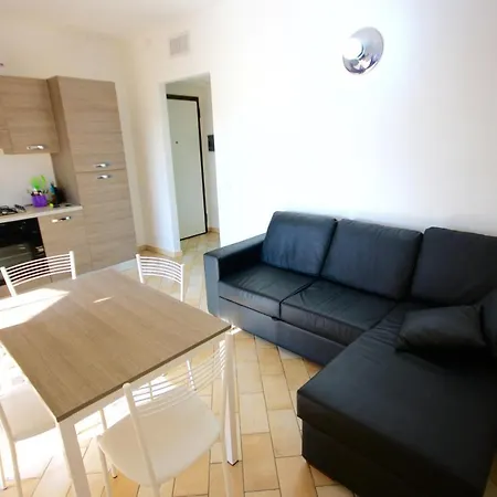 Myrsine Apartment *