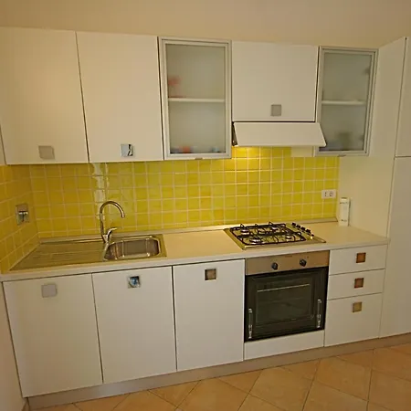 Apartment Myrsine *